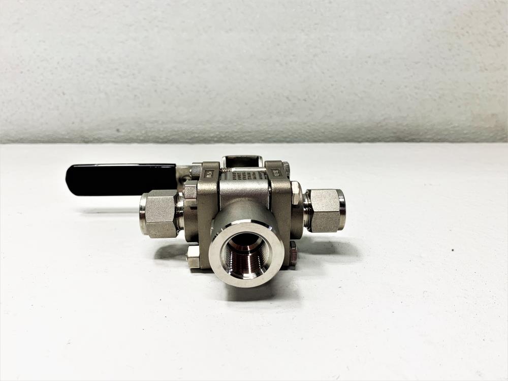 Swagelok 3-Way CF3M Ball Valve Model # SS-63XTS8-F8 w/ Handle